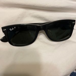 Ray an wayfarer sunglasses women or unisex